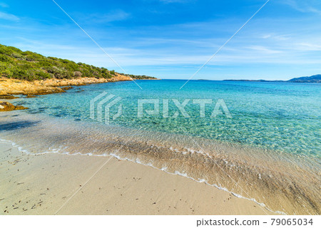 Turquoise sea in Andreani cove in Caprera 79065034