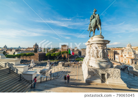 Vittorio Emanuele II statue in Altar of the fatherland 79065045