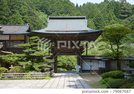 和歌山縣高野町高野山金剛三門院正門 和歌山縣高野町高野山金剛三門院正門 79067087