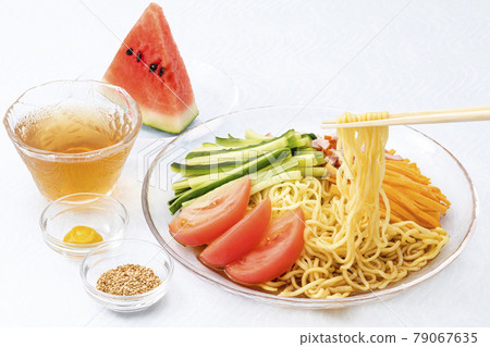 White background chilled Chinese 79067635