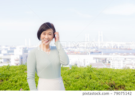 Middle senior women enjoying Yokohama Life tile Middle senior women enjoying Yokohama Life tile 79075142