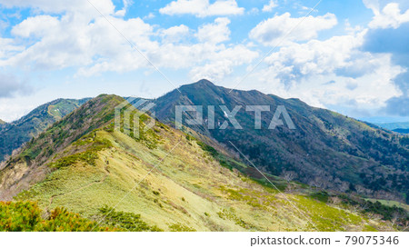 Mt. Shirasuna: Ridge scenery Mt. Shirasuna: Ridge scenery 79075346