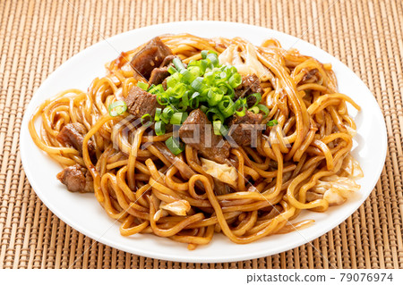 Bukkake fried noodles. Bukkake fried noodles. 79076974