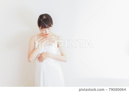 年輕女性自我診斷乳腺癌 年輕女性自我診斷乳腺癌 79080064