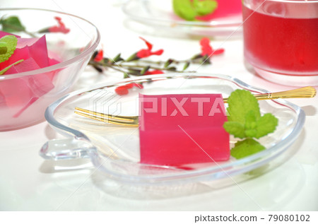 Red perilla juice agar confectionery, red jelly on glass tableware 79080102