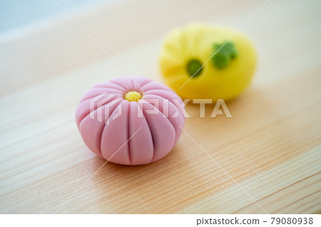 Japanese sweets Neri-kiri Namagashi 79080938