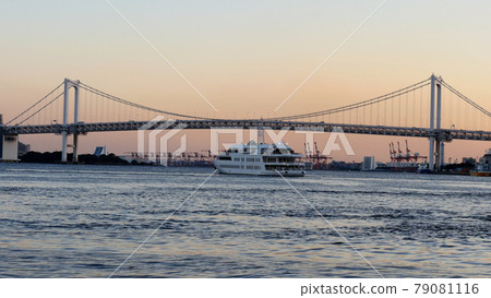 Evening scenery of Rainbow Bridge Evening scenery of Rainbow Bridge 79081116