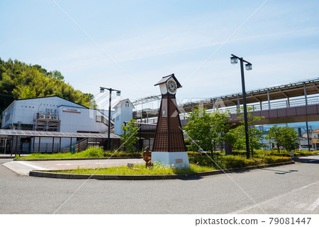 In front of Mikkaichicho Station In front of Mikkaichicho Station 79081447