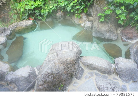 Natural hot spring open-air bath, Yukemuri rock bath 79081575