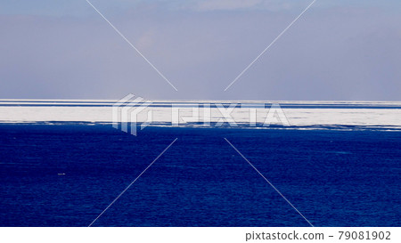 鄂霍次克海在冬天 鄂霍次克海在冬天 79081902