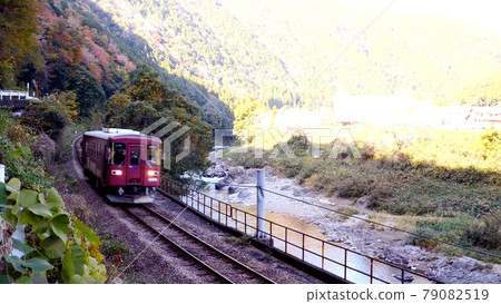 Nagaragawa Railway in Gifu 79082519