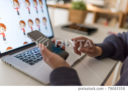 Creative scene 79083358