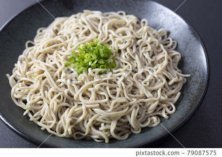 Delicious chilled soba 79087575