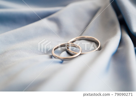 With thoughts on wedding rings 79090271