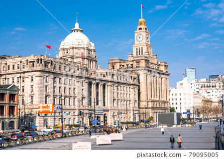 《Shanghai》 Western-style building in Shanghai, the morning of the Bund 79095005