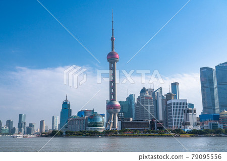 <<Shanghai>> View of Shanghai skyline and the Bund in the morning 79095556