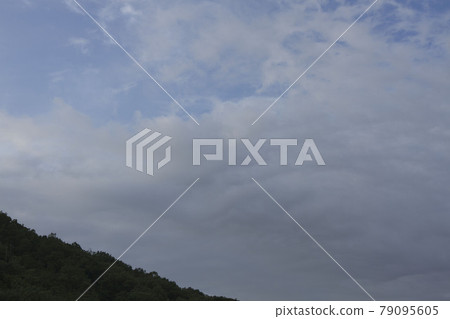 Mid-June Early morning sky and mountain edge southeast of Gifu city Mid-June Early morning sky and mountain edge southeast of Gifu city 79095605