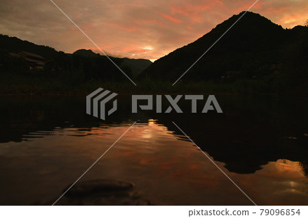 夕陽水鏡 夕陽水鏡 79096854