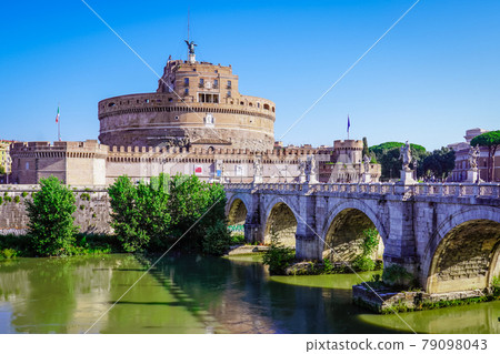 Sant'Angelo Bridge leading to Castel Sant'Angelo 79098043