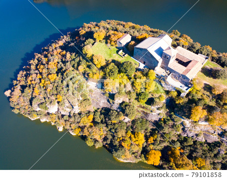 Pere de Casserres on Ter river 79101858