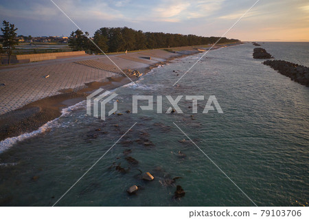 A state of the breakwater in the coastal area of Asahi Town, Toyama Prefecture 79103706