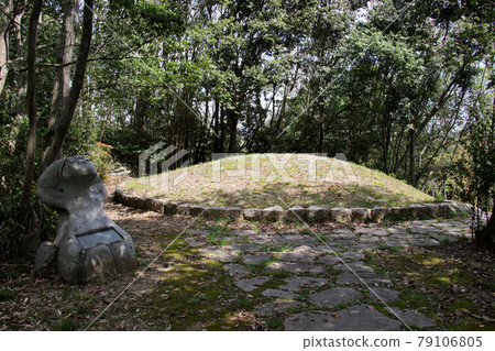 三田市中央公園入口古墳奈良山12號古墳從外面看，另一個角度 79106805
