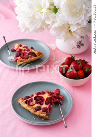 Strawberry tart on the table Strawberry tart on the table 79110119