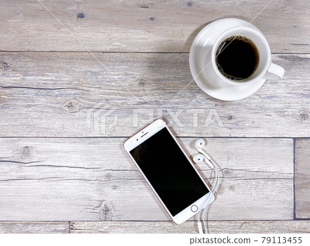 Table coffee and smartphone 79113455
