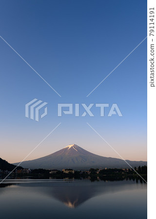 (山梨縣)倒掛日出富士河口湖 (山梨縣)倒掛日出富士河口湖 79114191
