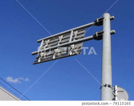 Image of road sign (blue sign) 79115165