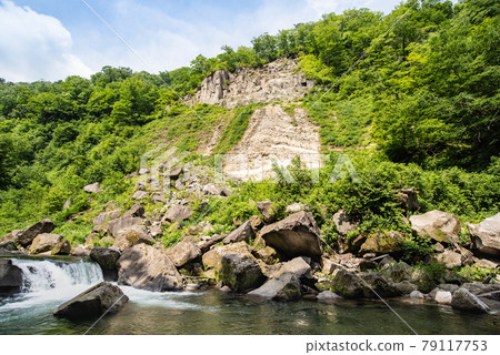 Kurikomakokutei Park 山毛櫸森林溪流透明的山間溪流 79117753