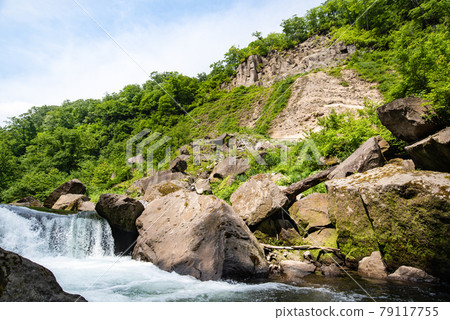 Kurikomakokutei Park 山毛櫸森林溪流透明的山間溪流 79117755