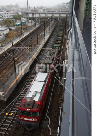 新幹線鐵路運輸列車（新日鐵Chiki）的返回 79119373