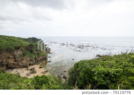 鹿兒島縣衝野良部島宇治海灘的奇石 鹿兒島縣衝野良部島宇治海灘的奇石 79119776