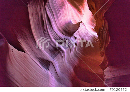 Antelope Canyon is one of the world's most famous crevice canyons. 79120552