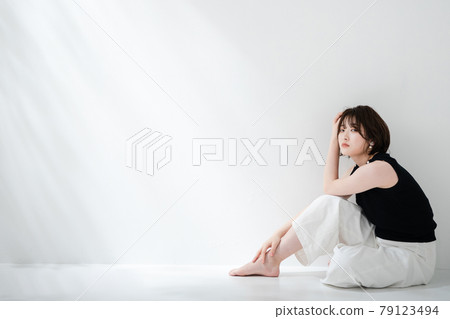 Young woman portrait summer Young woman portrait summer 79123494
