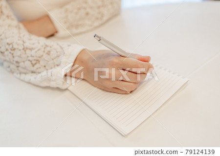 Pen, ballpoint pen, notebook, ring notebook, telework, home office work, writing qualification, study memo, female housewife Pen, ballpoint pen, notebook, ring notebook, telework, home office work, writing qualification, study memo, female housewife 79124139