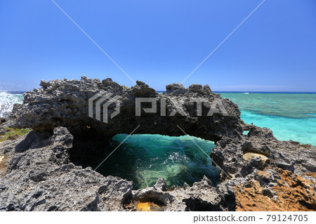 New Caledonia, South Pacific Melanesia, Ouvea Island, the island closest to heaven in the Loyalty Islands, Rock Bridge at Cape Muri New Caledonia, South Pacific Melanesia, Ouvea Island, the island closest to heaven in the Loyalty Islands, Rock Bridge at Cape Muri 79124705
