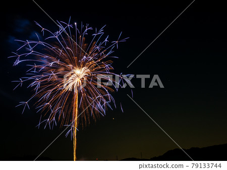 煙花 79133744
