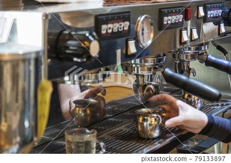 咖啡廳安裝咖啡機 79133897