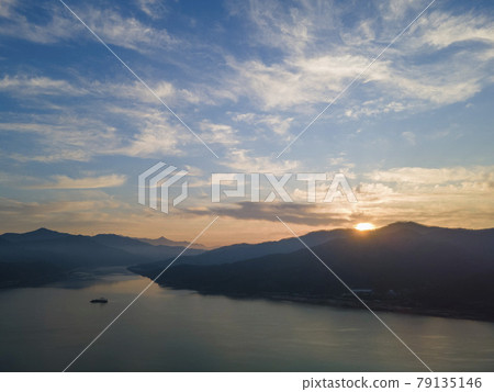 A two-headed landscape 79135146