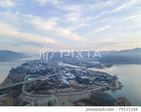 A two-headed landscape 79135148