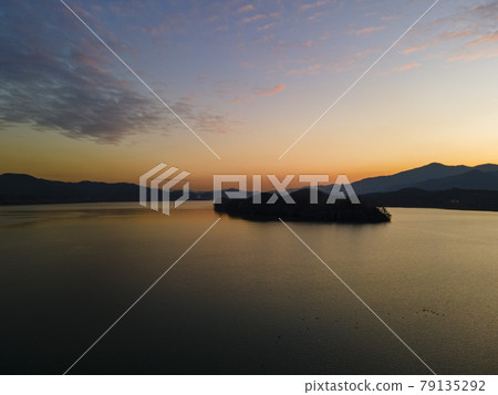 一個雙頭景觀 一個雙頭景觀 79135292