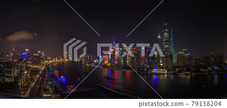 Nightly panorama of Shanghai and the Bund 79138204