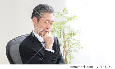 中間人/業務 中間人/業務 79141839