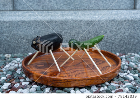 Cucumber horse and eggplant cow 79142839