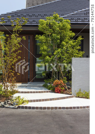 Building Newly built Japanese modern one-story gate wall 79144758