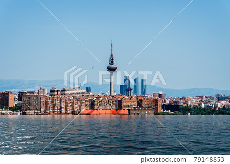 Devastating effects of a hypothetical flood of water in Madrid Devastating effects of a hypothetical flood of water in Madrid 79148853
