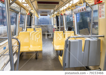 Since the outbreak of the epidemic in Taiwan in May, the number of passengers on the Taipei MRT has plummeted. 79153466