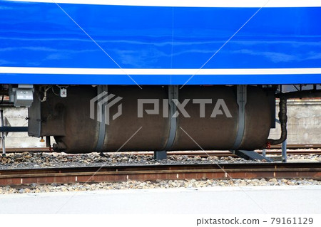 Going on Kinugawa Road ... Water tank (underfloor equipment) of JNR 14 series passenger car 79161129
